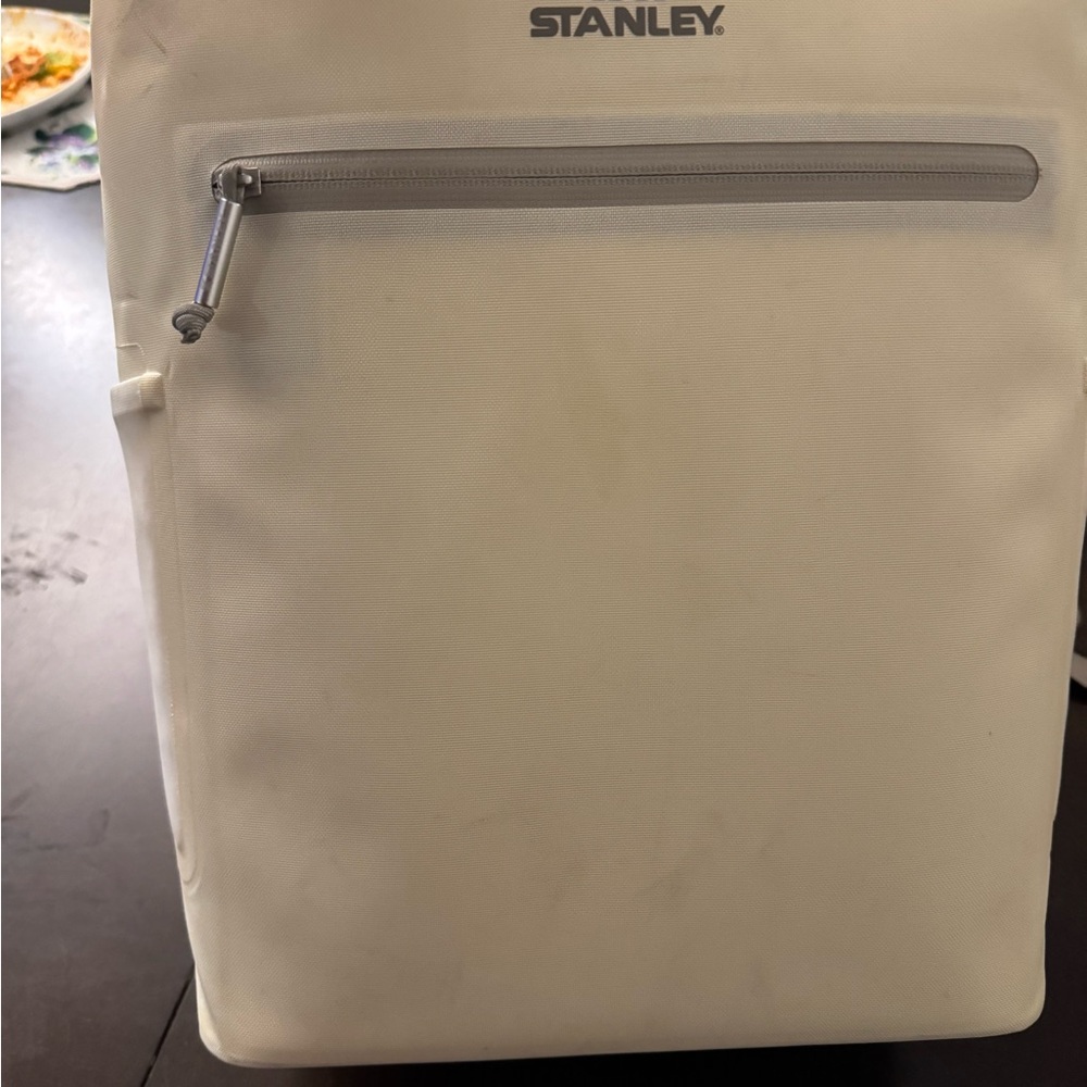 Stanley 20 cans All day Madeleine mini backpack cooler creme Backpack 14.8L - Picture 9 of 12